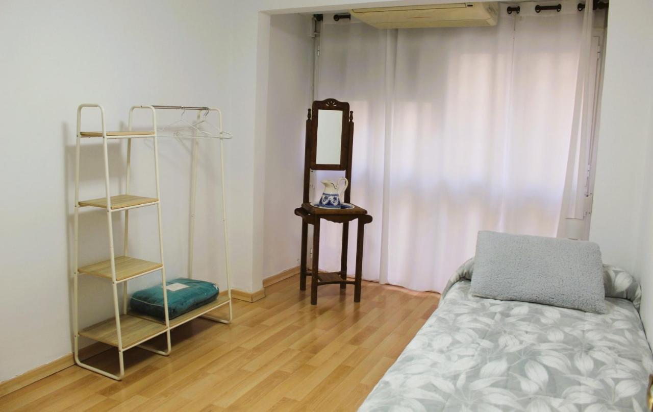 Al Pie Del Camarin Con Parking Gratis Apartment Jaén Exterior photo